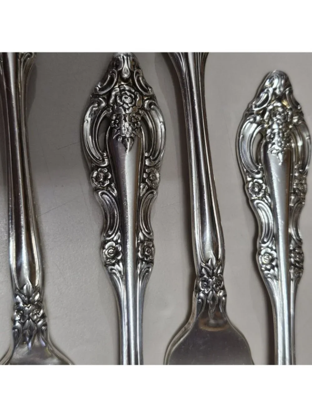 5 Oneida Community SILVER ARTISTRY Salad Forks 6.5